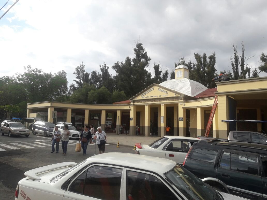El Cementerio de Tarija abre sus puertas para ofrecer trabajos