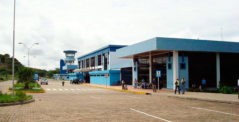 Ministro de Obras Públicas destaca avances en reformas del aeropuerto de Tarija