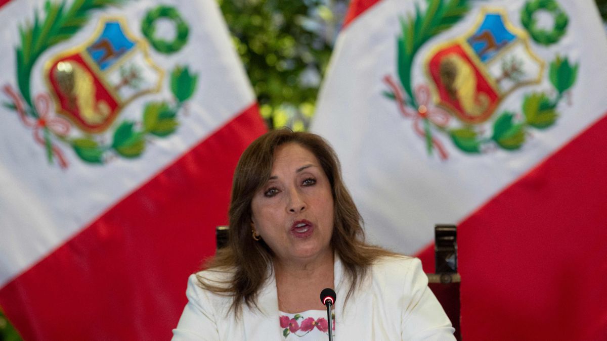 Presidenta de Perú, Dina Boluarte, prorroga el poder hasta julio de 2026