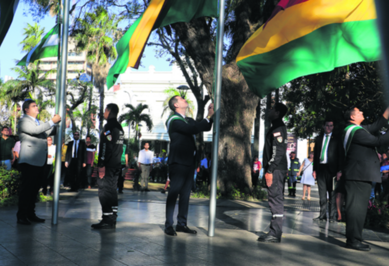 Conmemoración de los 198 años de independencia de Bolivia