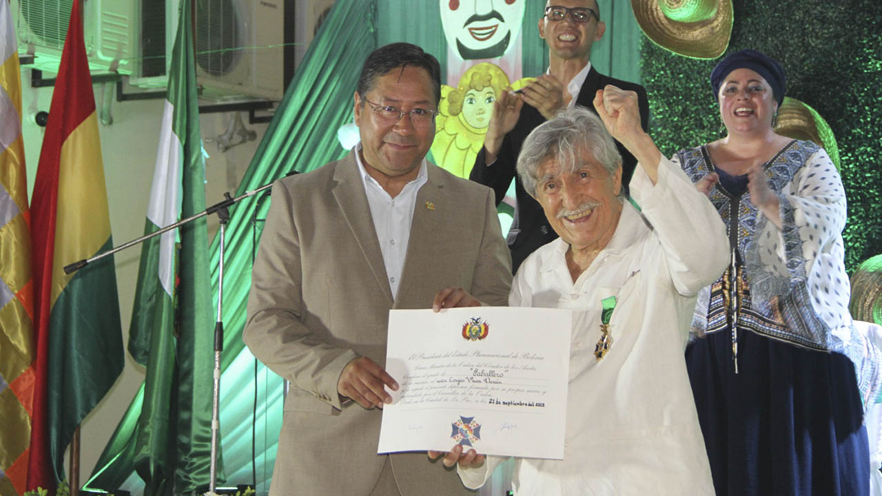 Lorgio Vaca Durán galardonado con la Condecoración Nacional de la Orden del Cóndor de Los Andes