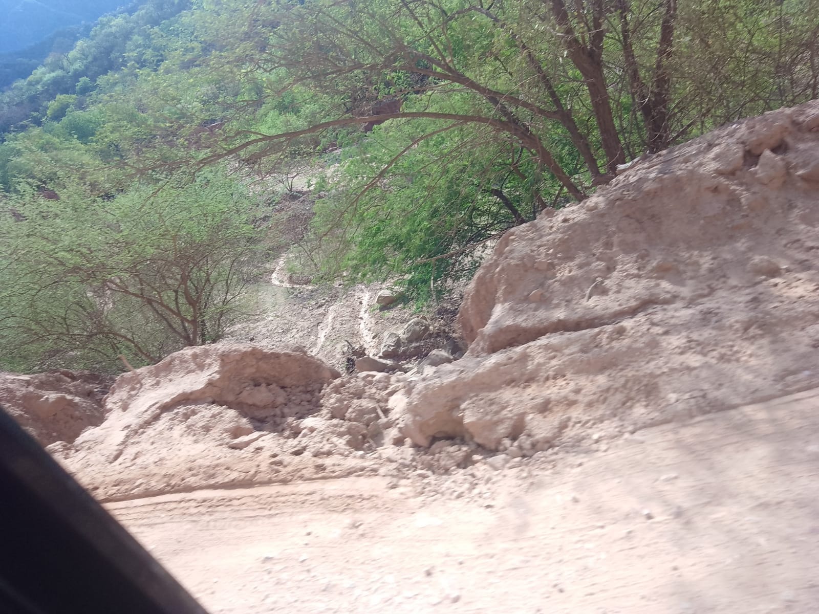 El transporte preocupado por falta de mantenimiento en tramo carretero Isiri-La Central, en Tarija