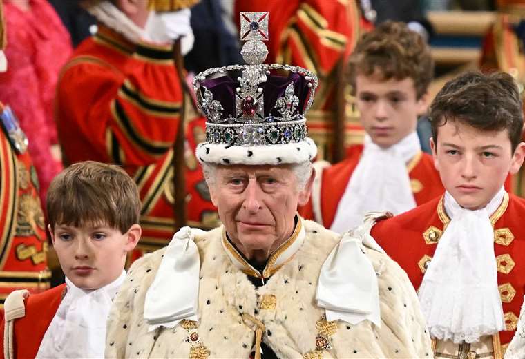 El rey Carlos III es operado de su próstata