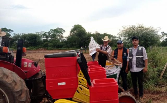 Gobierno Regional y INIAF promueven siembra de macororó en Villa Montes para producir biodiesel