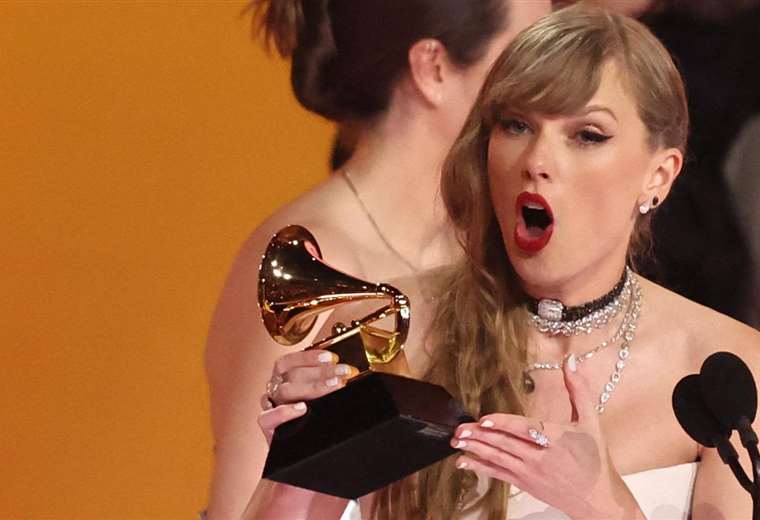 Taylor Swift rompe récord y se convierte en la artista con más Grammy a mejor álbum del año
