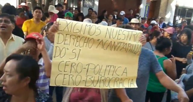 Vecinos de Tarija exigen proyectos de alcantarillado en el frontis de COSAALT