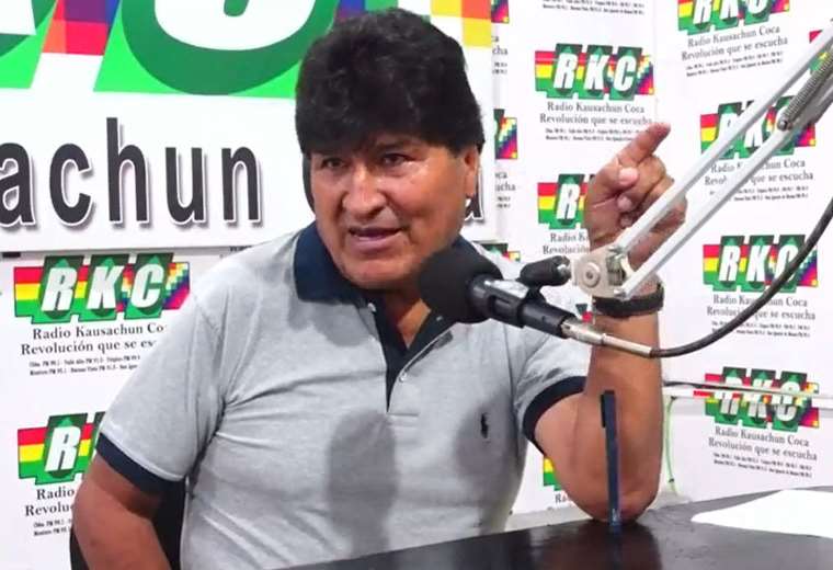 Morales reactiva polémica por dotación de armas a policía