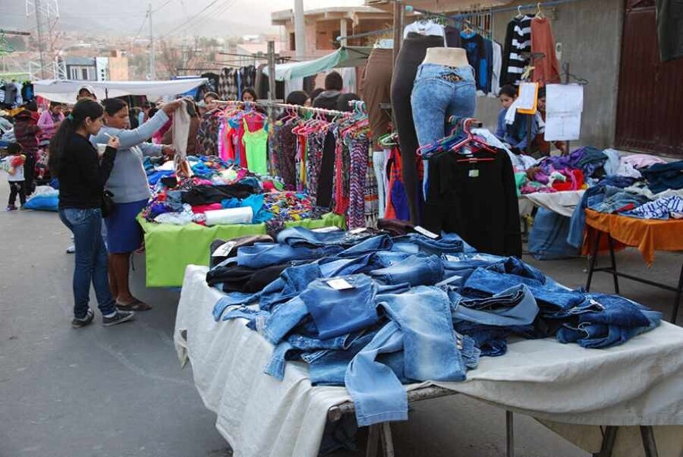 Intendente de Tarija busca regularizar ferias de ropa usada
