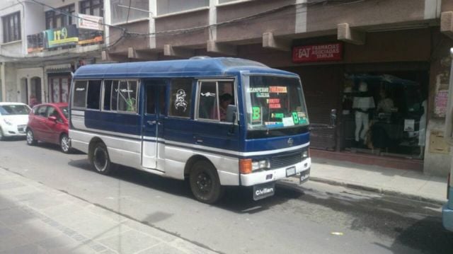 Incremento de precios en educación y transporte tras anuncio de aumento salarial en Bolivia