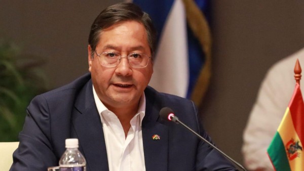 Presidente de Bolivia convoca a embajadora de México en Ecuador para abordar invasión a la Embajada de México en Quito