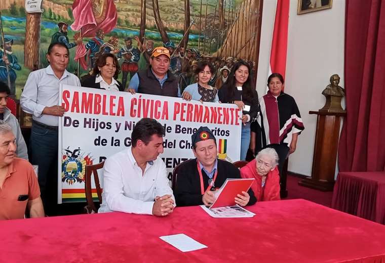 Alcalde de Tarija se compromete a honrar a héroes de la Guerra del Chaco