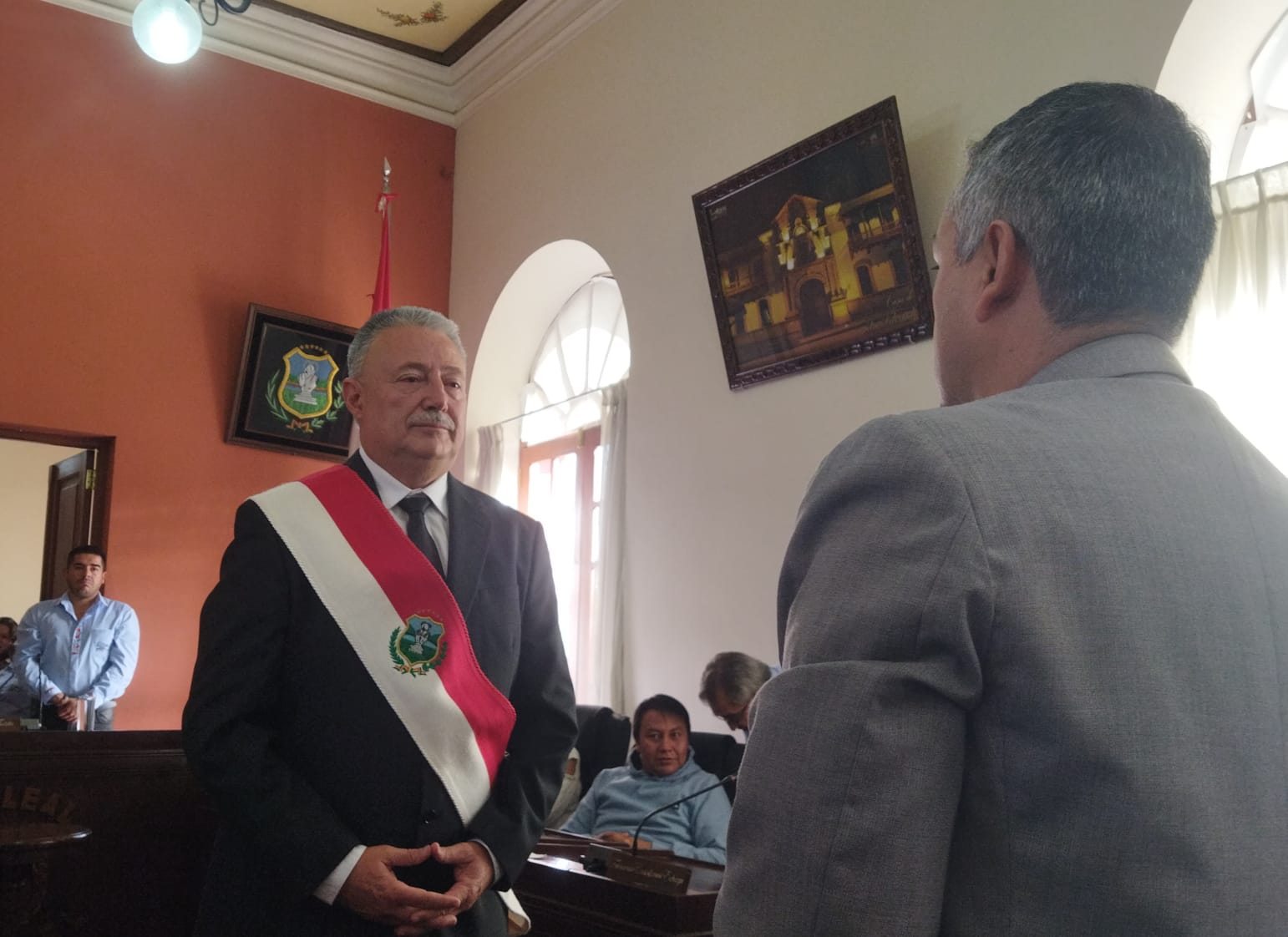 Fernando Castellanos es posesionado como nuevo Presidente del Concejo Municipal de Tarija