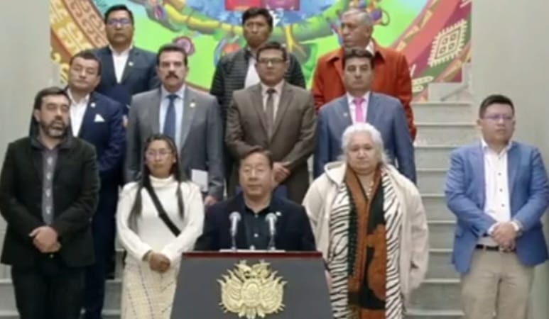 Presidente Luis Arce se reúne con alcaldes de capitales para reprogramar créditos y mejorar finanzas de municipios