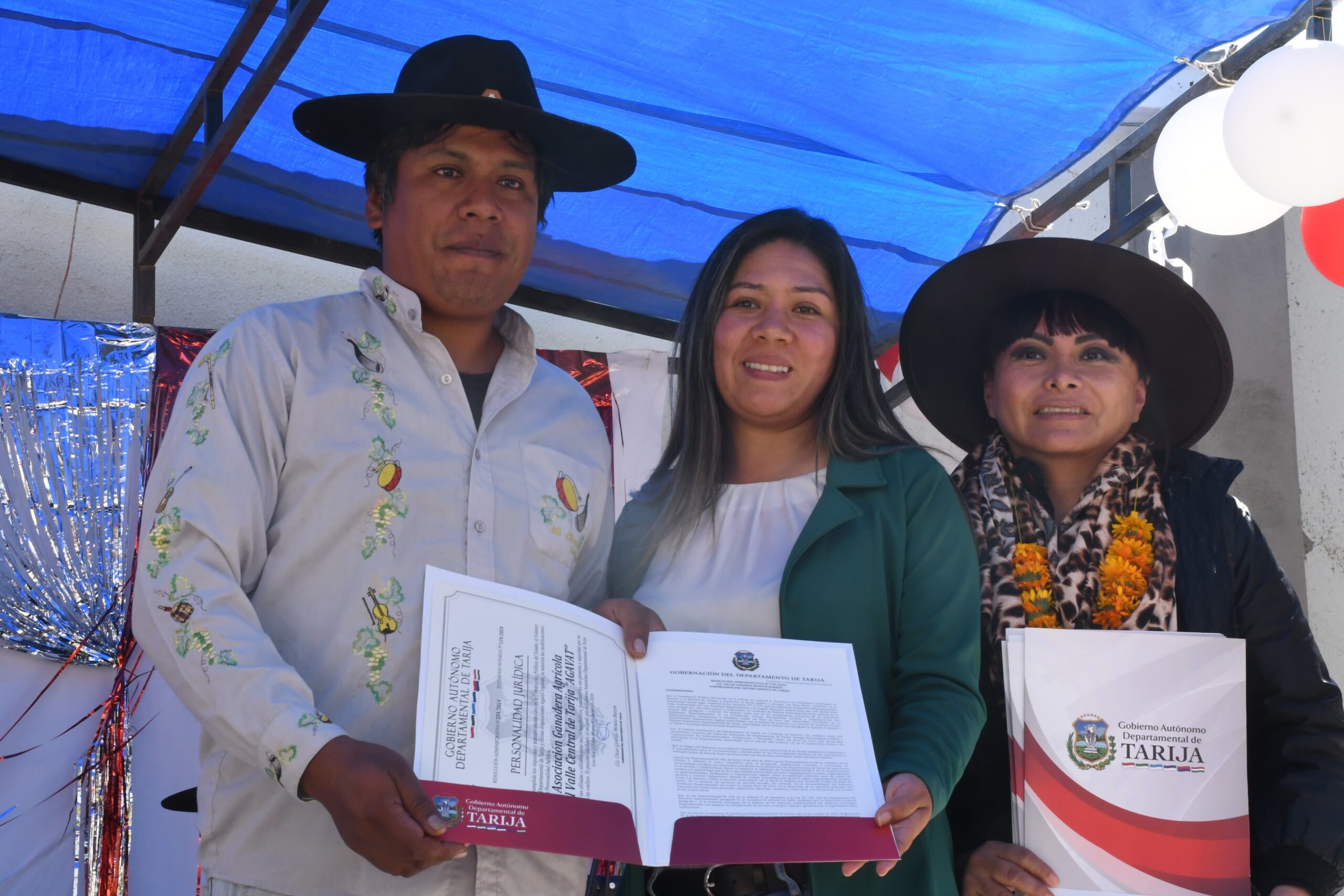 Entrega de personerías jurídicas fortalece comunidades rurales en Tarija