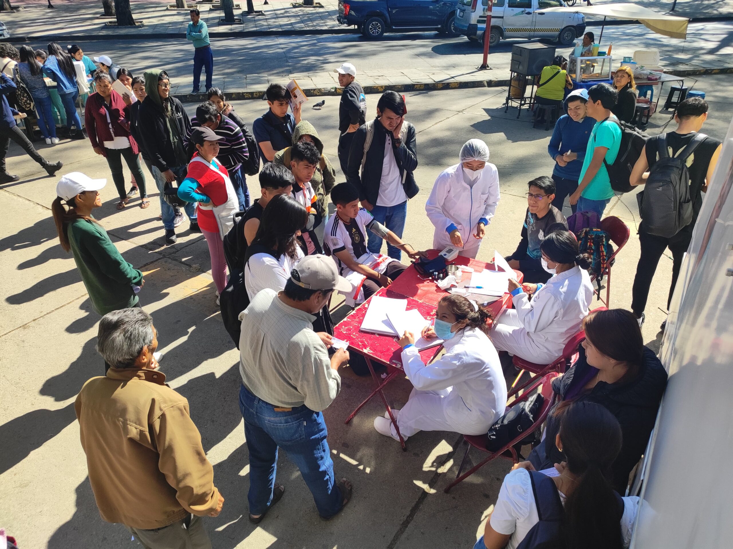 Feria de Salud en Tarija: Atención Médica Gratuita para Comunidades Vulnerables