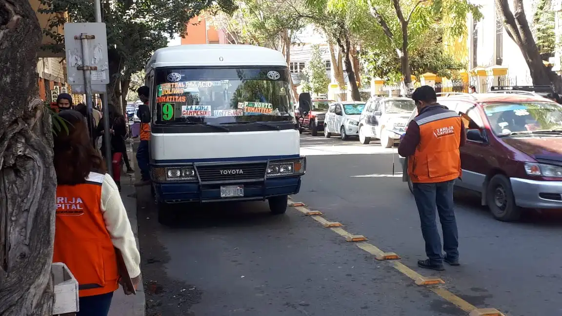 Autotransporte en Tarija se moviliza mañana para debatir aumento de tarifas