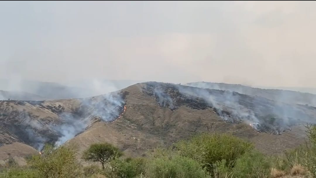 Las Lluvias Apagan Incendios en Jurina: Alivio para la Serranía de Sama