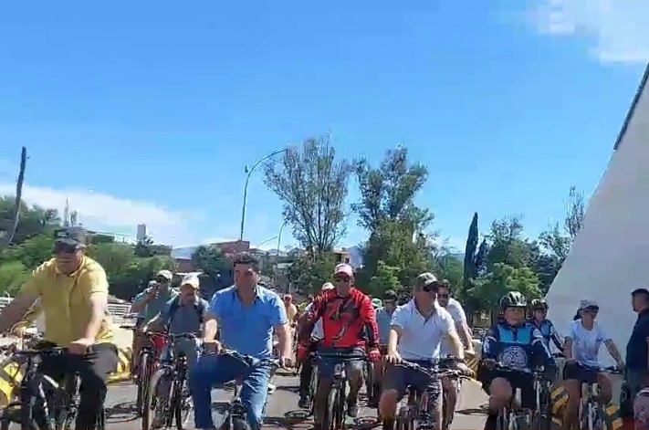 Puente 4 de Julio Abre Sus Puertas a Peatones y Ciclistas en Tarija por el Día del Peatón