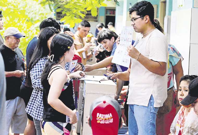 Elecciones Judiciales en Bolivia: Proceso Tranquilo y Alta Participación a Pesar de Tensiones