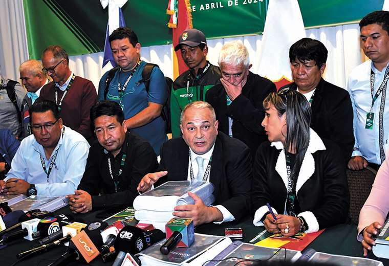 Congreso Extraordinario de la FBF: Futuro del Fútbol Boliviano en Juego el 12 de Diciembre