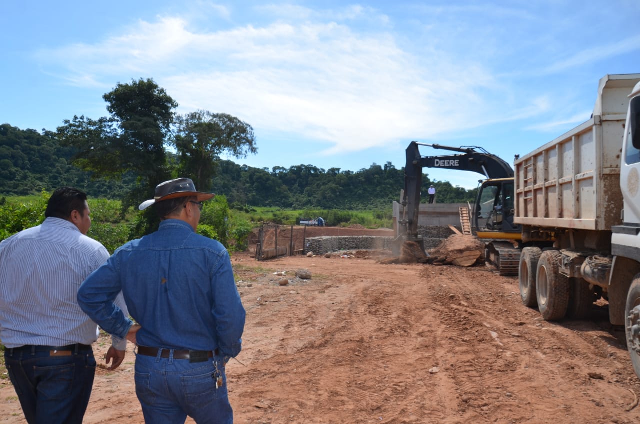 Escasez de Diésel Paraliza Obra Vial Clave en Tarija: Gobernador Promete Culminarla para 2025