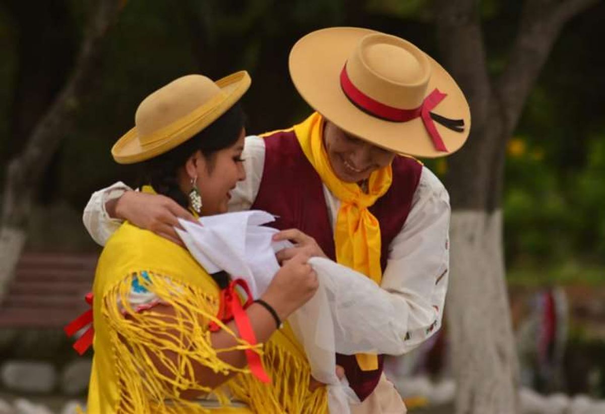 Tarija Celebra el Día de la Cueca Nacional con Festivales y Presentaciones en el Parque Bolívar