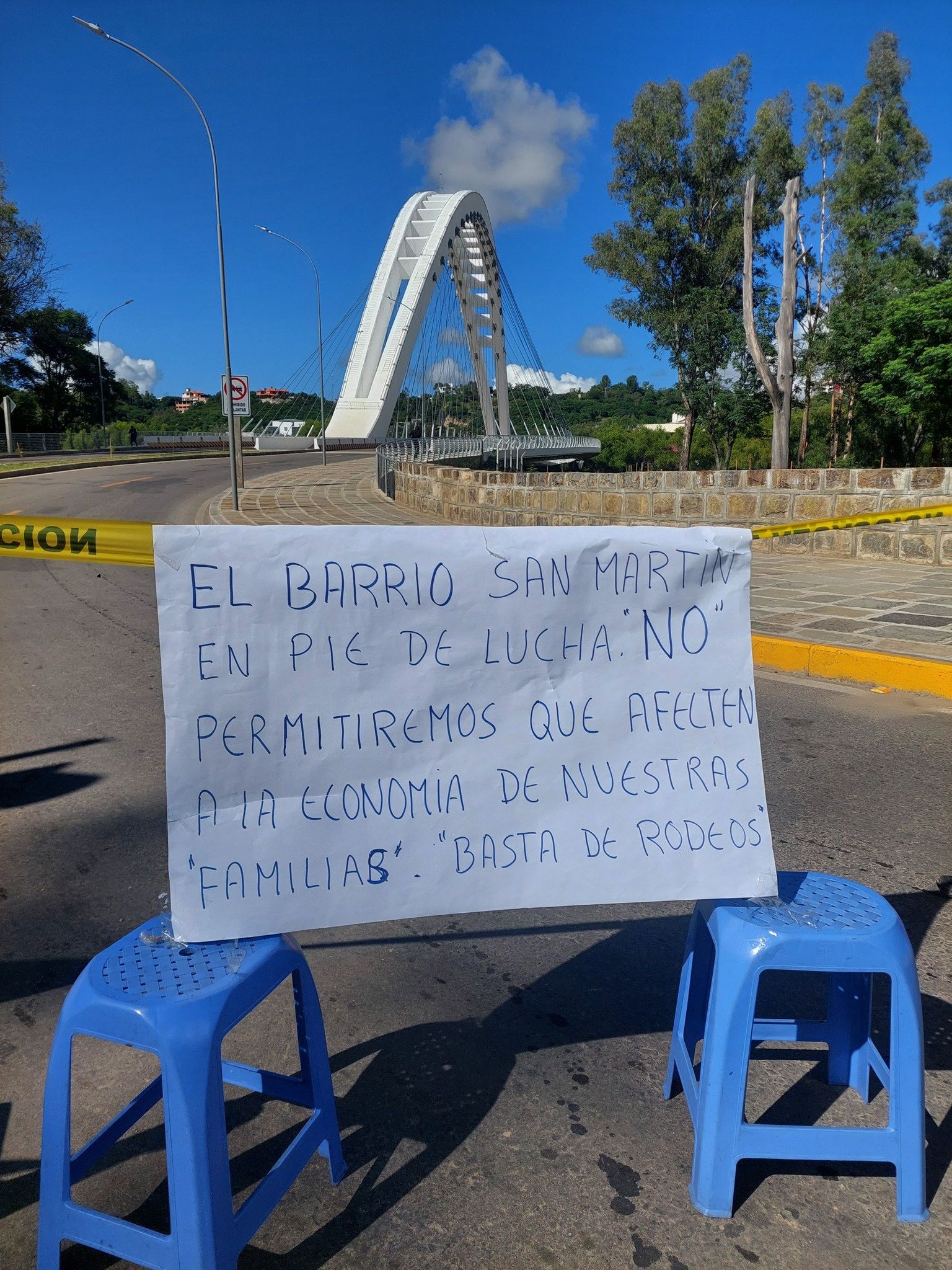 Protestas en Tarija: Comerciantes del Mercado San Martín Bloquean Accesos por Traslado de Oficinas Municipales