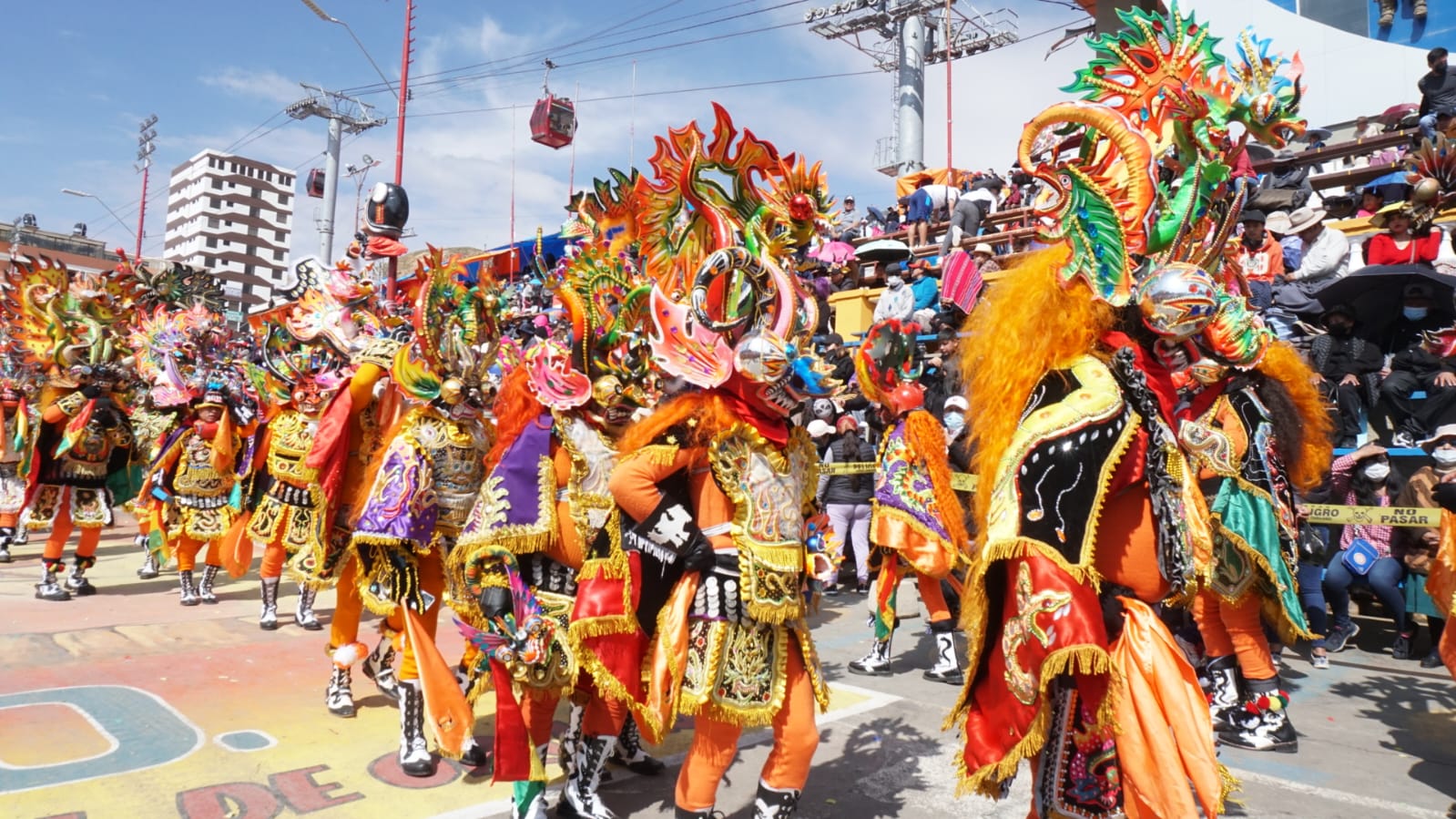 **Carnaval de Oruro 2025: Se Prevén 400 Millones en Impacto Económico y 450,000 Visitantes**