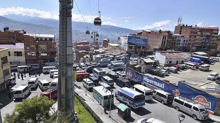 Movilización y protesta en La Paz: Diversos sectores se unen en demanda de soluciones.
