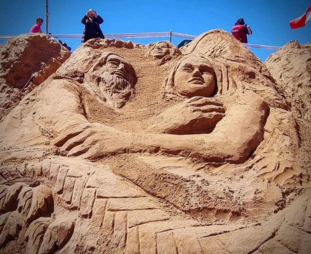 Grandioso evento ‘Esculturas en Arena’ celebra la Semana Santa en Oruro
