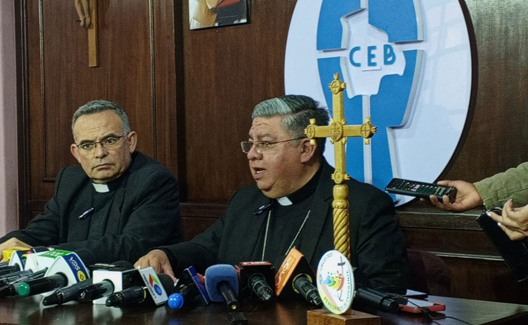 La Conferencia Episcopal Boliviana rinde homenaje al Papa Francisco tras su fallecimiento.