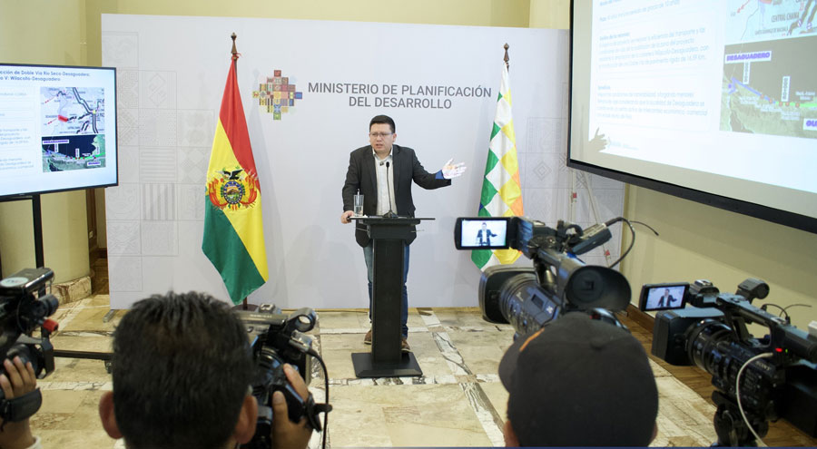 Bolivia añade dos nuevos proyectos de créditos internacionales a su cartera para impulsar su economía.