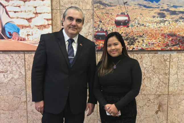 Embajada de Bolivia en China promueve el turismo a través de una exhibición fotográfica en Beijing