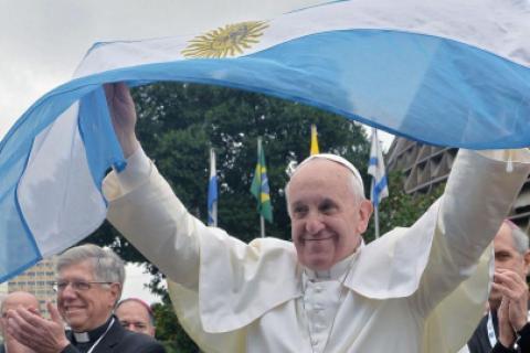 La Iglesia boliviana lamenta la muerte del Papa Francisco y destaca su legado de esperanza y unidad.