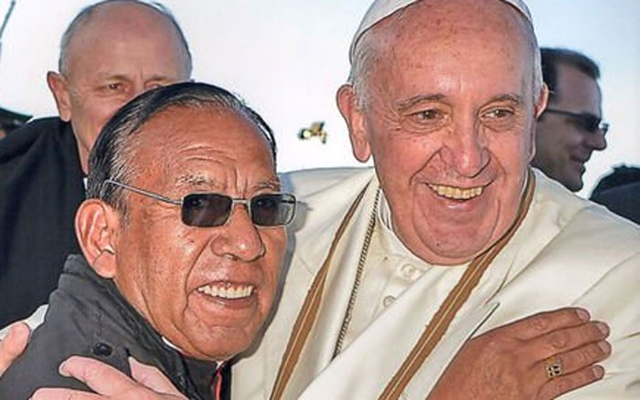 El cardenal boliviano Toribio Porco Ticona renuncia a participar en el cónclave para elegir al próximo papa.