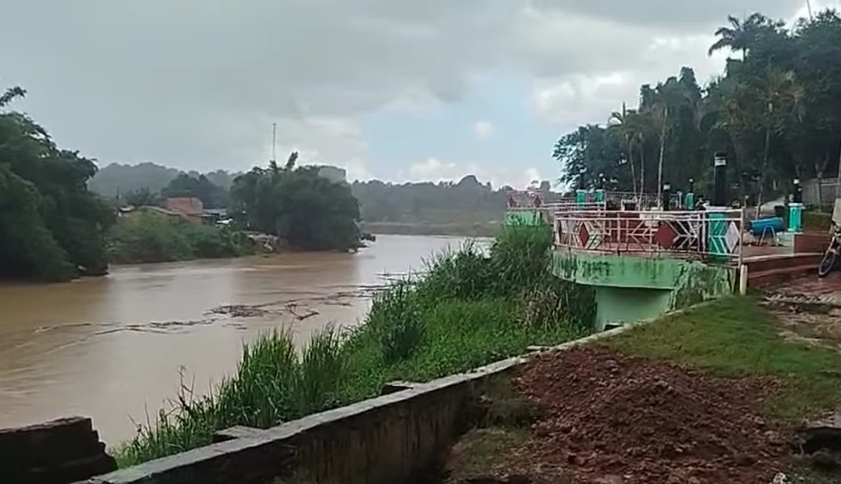 Emergencia por inundaciones en Pando: desastre declarado tras crecidas de ríos.