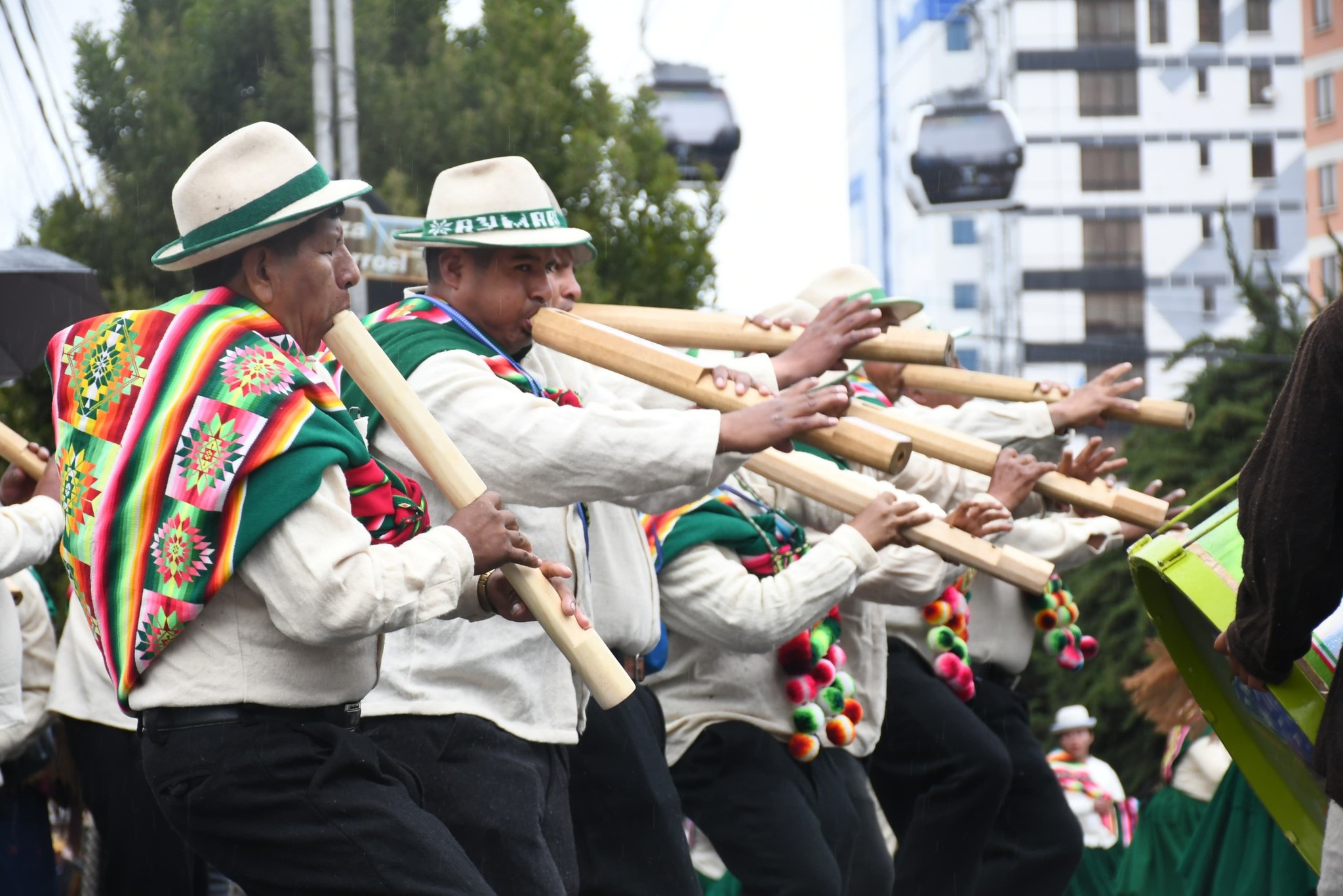 La “Tarqueada más grande del mundo” celebra la riqueza cultural de Bolivia en el Bicentenario.