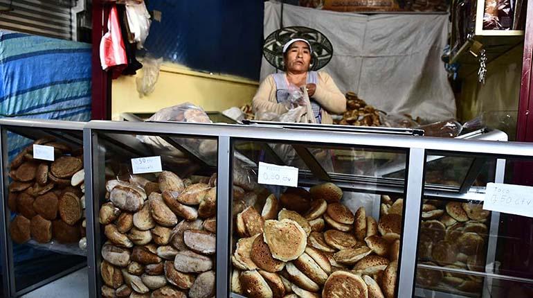 Gobierno boliviano subvenciona insumos clave para mantener precio del pan de batalla en Bs 0,50