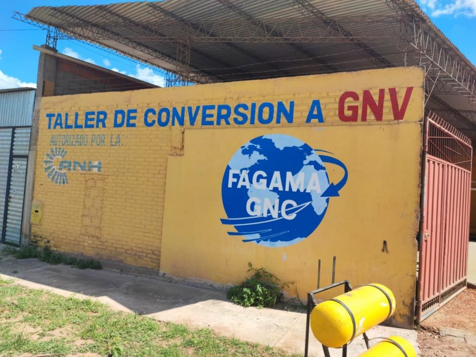 Escasez de dólares en Bolivia afecta al sector del autotransporte en Tarija