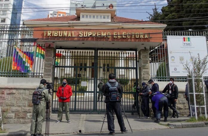 Tribunal Supremo Electoral de Bolivia establece condiciones para reemplazo de candidatos en elecciones.