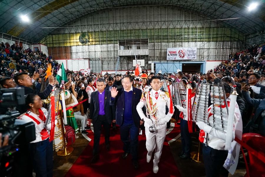 El presidente Luis Arce otorga personalidad jurídica a la Iglesia Metodista en Bolivia en emotivo evento.