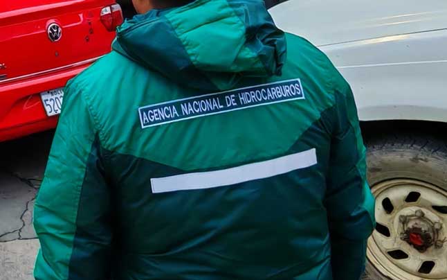 ANH desmiente rumores de escasez de combustible en Bolivia