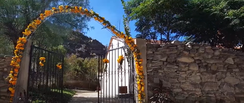 Festival cultural en honor a la Santa Cruz: tradición y devoción en Paicho y Obrajes