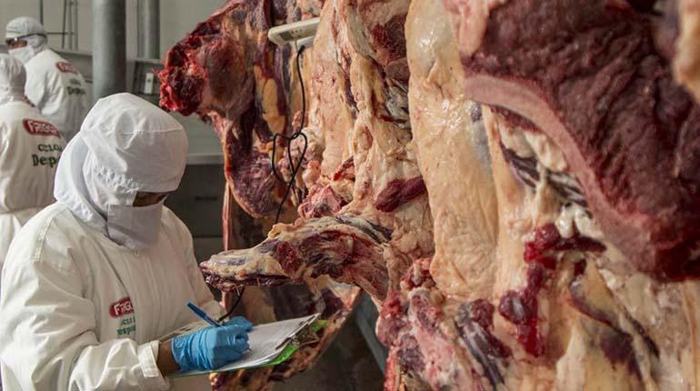 El Gobierno boliviano considera importar carne de Argentina para abastecer al mercado interno.