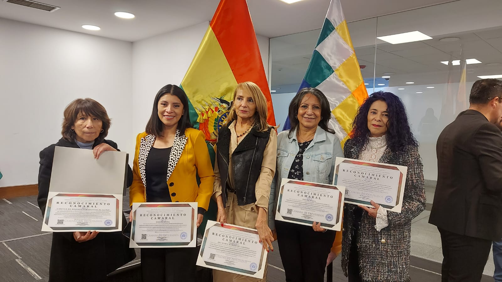 La Cámara de Diputados de Bolivia reconoce la labor del Círculo de Mujeres Periodistas de La Paz.
