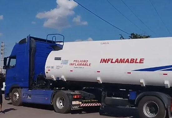 FEDECIS amenaza con suspender el carguío de unidades de transporte en YPFB por falta de nivelación de tarifas.
