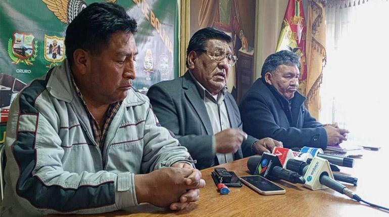 Conflicto por escasez de combustible: Choferes de Bolivia protestan por falta de atención del Gobierno