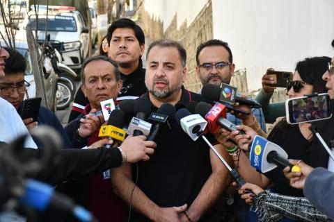 El empresario Sebastián Careaga sorprende al retirarse de la candidatura a la vicepresidencia en Bolivia.