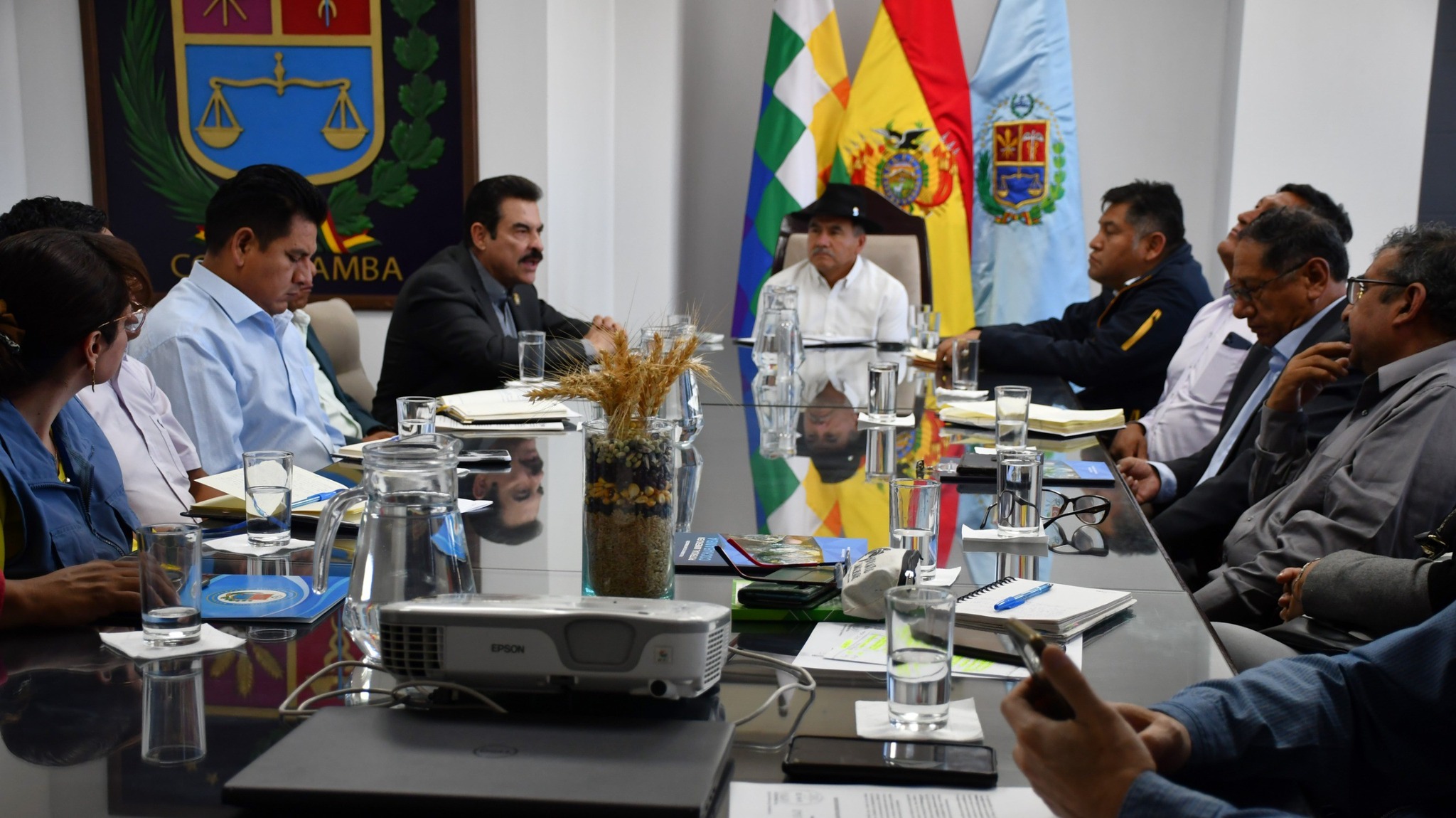 Declarada emergencia ambiental en la Región Metropolitana Kanata por gestión de residuos sólidos.