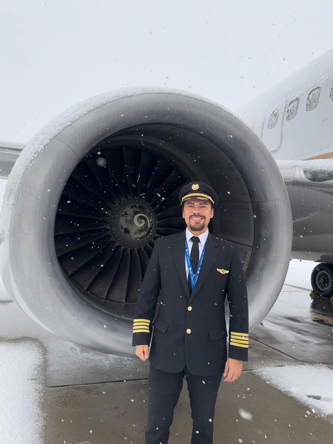 La fuga de pilotos bolivianos hacia aerolíneas extranjeras: un desafío para la industria de la aviación en Bolivia. La fuga de pilotos bolivianos hacia aerolíneas extranjeras: un desafío para la industria de la aviación en Bolivia.